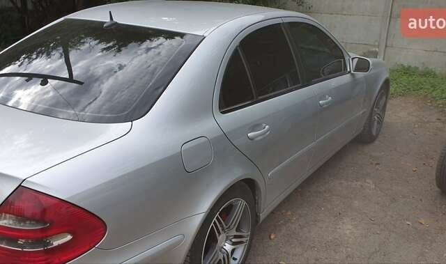 Серый Мерседес Е-Класс, объемом двигателя 2.15 л и пробегом 391 тыс. км за 4000 $, фото 8 на Automoto.ua