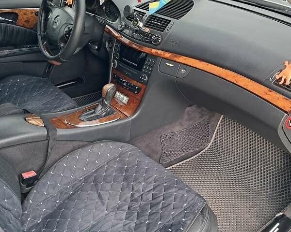 Мерседес Е-Класс 2003 в Лохвице на Automoto.ua Серый Мерседес Е-Класс, объемом двигателя 2 л и пробегом 336 тыс. км за 7000 $, фото 4 на Automoto.ua