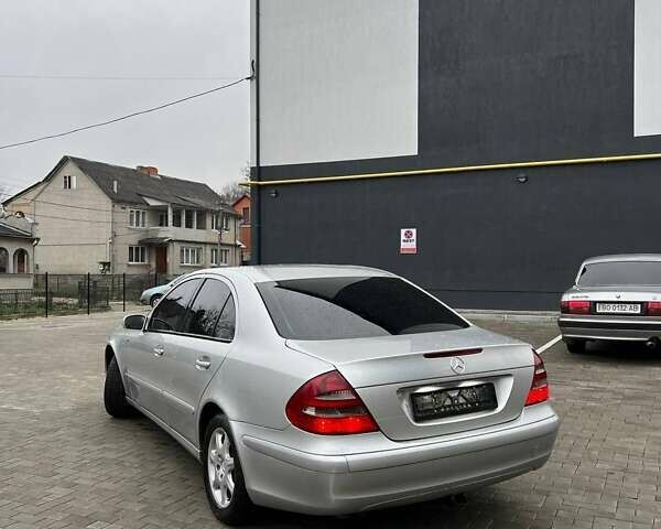 Сірий Мерседес Е-Клас, об'ємом двигуна 2.2 л та пробігом 320 тис. км за 5200 $, фото 5 на Automoto.ua