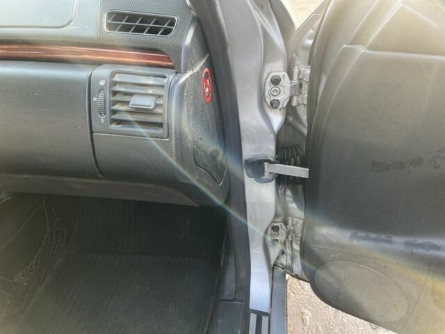 Серый Мерседес Е-Класс, объемом двигателя 3.2 л и пробегом 250 тыс. км за 1690 $, фото 1 на Automoto.ua