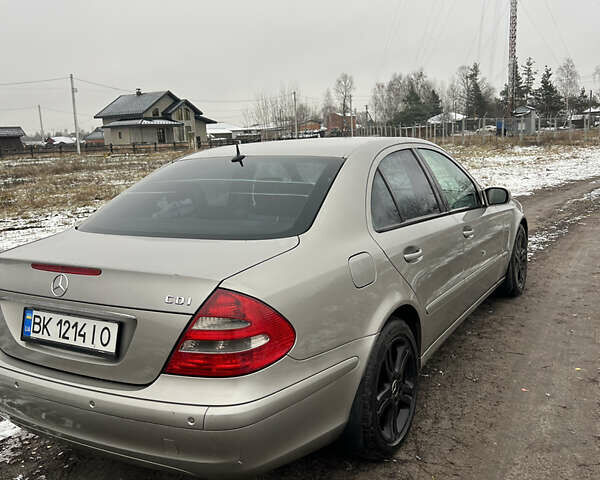 Серый Мерседес Е-Класс, объемом двигателя 2.2 л и пробегом 242 тыс. км за 5300 $, фото 6 на Automoto.ua