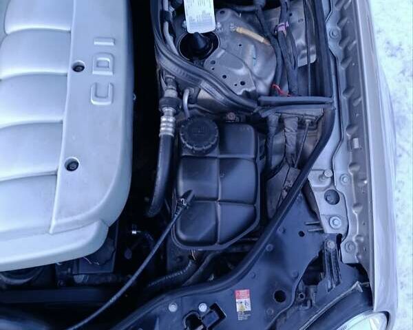 Серый Мерседес Е-Класс, объемом двигателя 3.2 л и пробегом 350 тыс. км за 7900 $, фото 41 на Automoto.ua