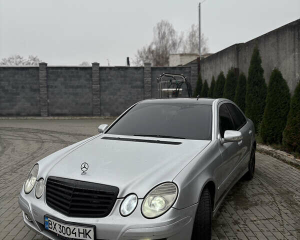 Серый Мерседес Е-Класс, объемом двигателя 2.15 л и пробегом 430 тыс. км за 6999 $, фото 2 на Automoto.ua