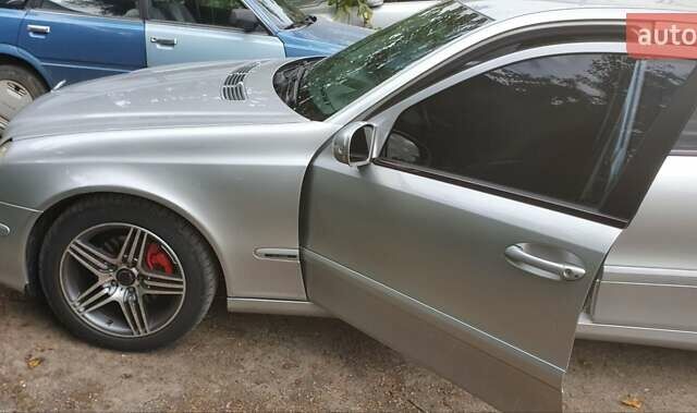 Серый Мерседес Е-Класс, объемом двигателя 2.15 л и пробегом 391 тыс. км за 4000 $, фото 4 на Automoto.ua