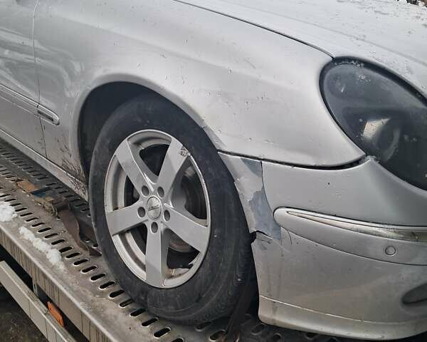 Серый Мерседес Е-Класс, объемом двигателя 2.69 л и пробегом 300 тыс. км за 4200 $, фото 2 на Automoto.ua