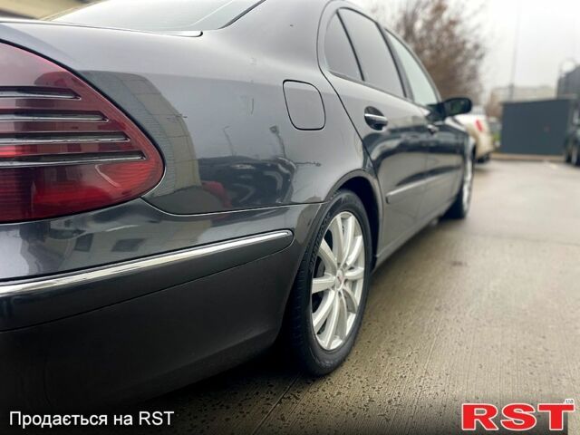 Серый Мерседес Е-Класс, объемом двигателя 2.7 л и пробегом 300 тыс. км за 7500 $, фото 5 на Automoto.ua