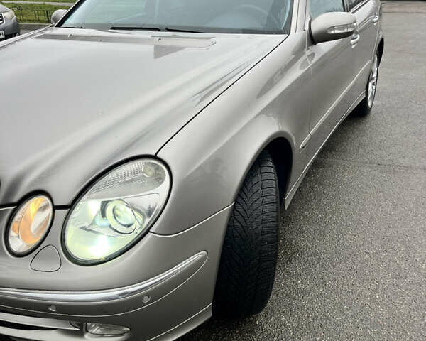 Сірий Мерседес Е-Клас, об'ємом двигуна 2.2 л та пробігом 355 тис. км за 7000 $, фото 14 на Automoto.ua