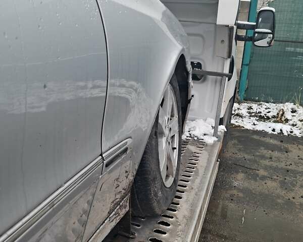 Серый Мерседес Е-Класс, объемом двигателя 2.69 л и пробегом 300 тыс. км за 4200 $, фото 16 на Automoto.ua