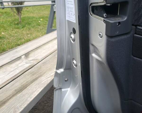 Серый Мерседес Е-Класс, объемом двигателя 2.69 л и пробегом 320 тыс. км за 8500 $, фото 48 на Automoto.ua