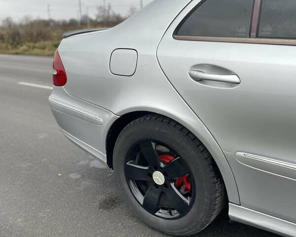 Сірий Мерседес Е-Клас, об'ємом двигуна 2.2 л та пробігом 265 тис. км за 5900 $, фото 13 на Automoto.ua