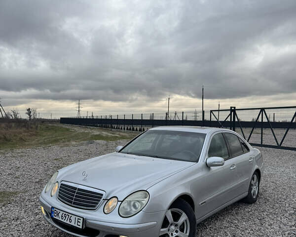 Сірий Мерседес Е-Клас, об'ємом двигуна 2.2 л та пробігом 325 тис. км за 6700 $, фото 10 на Automoto.ua