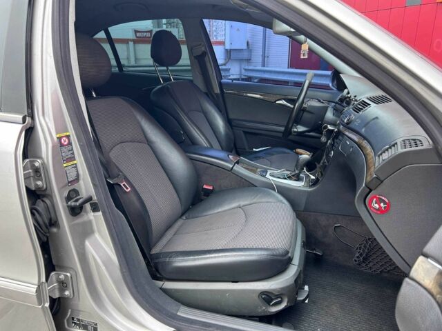 Сірий Мерседес Е-Клас, об'ємом двигуна 2.7 л та пробігом 382 тис. км за 7490 $, фото 9 на Automoto.ua