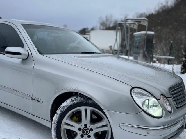 Сірий Мерседес Е-Клас, об'ємом двигуна 2.7 л та пробігом 445 тис. км за 6300 $, фото 3 на Automoto.ua