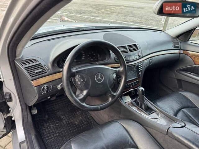 Серый Мерседес Е-Класс, объемом двигателя 2.1 л и пробегом 473 тыс. км за 5750 $, фото 25 на Automoto.ua