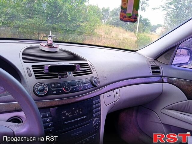 Серый Мерседес Е-Класс, объемом двигателя 1.8 л и пробегом 330 тыс. км за 4800 $, фото 4 на Automoto.ua