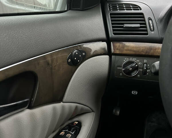 Сірий Мерседес Е-Клас, об'ємом двигуна 2.15 л та пробігом 200 тис. км за 5100 $, фото 22 на Automoto.ua