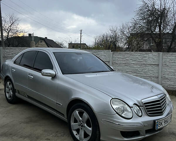 Серый Мерседес Е-Класс, объемом двигателя 2.7 л и пробегом 370 тыс. км за 5550 $, фото 4 на Automoto.ua