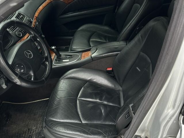 Сірий Мерседес Е-Клас, об'ємом двигуна 2.6 л та пробігом 350 тис. км за 4900 $, фото 8 на Automoto.ua