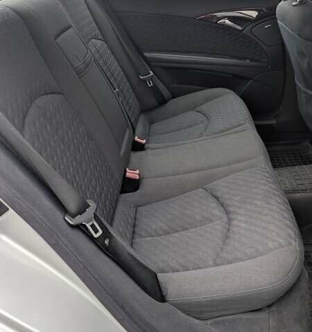 Сірий Мерседес Е-Клас, об'ємом двигуна 2.2 л та пробігом 490 тис. км за 6500 $, фото 10 на Automoto.ua