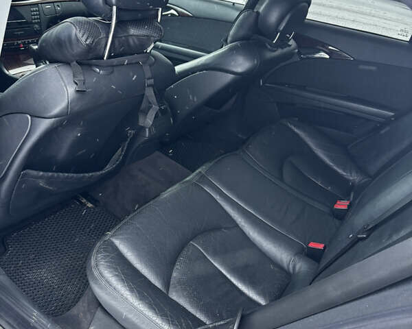 Серый Мерседес Е-Класс, объемом двигателя 2.2 л и пробегом 329 тыс. км за 6950 $, фото 12 на Automoto.ua