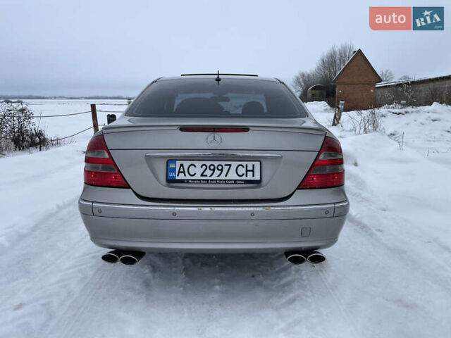 Серый Мерседес Е-Класс, объемом двигателя 2.7 л и пробегом 350 тыс. км за 5700 $, фото 5 на Automoto.ua