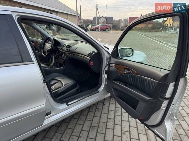 Серый Мерседес Е-Класс, объемом двигателя 2.1 л и пробегом 473 тыс. км за 5750 $, фото 30 на Automoto.ua