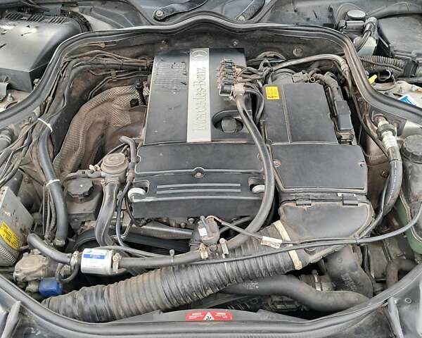 Мерседес Е-Класс 2003 в Лохвице на Automoto.ua Серый Мерседес Е-Класс, объемом двигателя 2 л и пробегом 336 тыс. км за 7000 $, фото 13 на Automoto.ua
