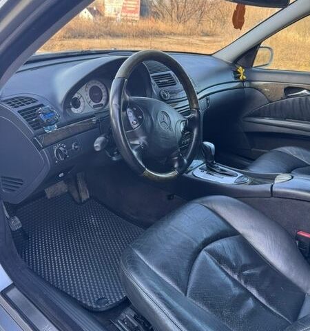 Сірий Мерседес Е-Клас, об'ємом двигуна 2.6 л та пробігом 328 тис. км за 4999 $, фото 14 на Automoto.ua