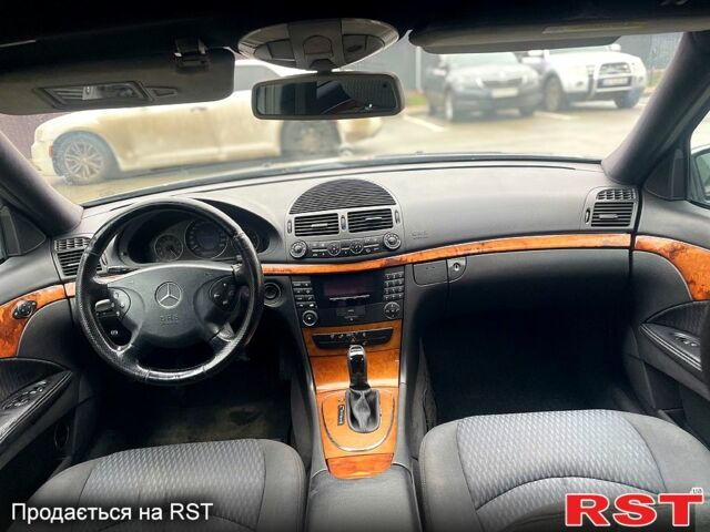 Серый Мерседес Е-Класс, объемом двигателя 2.7 л и пробегом 300 тыс. км за 7500 $, фото 9 на Automoto.ua