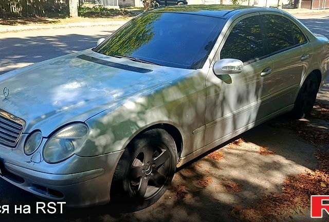 Сірий Мерседес Е-Клас, об'ємом двигуна 2.2 л та пробігом 400 тис. км за 3800 $, фото 2 на Automoto.ua