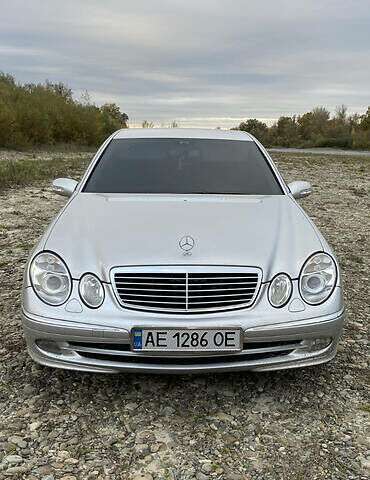 Сірий Мерседес Е-Клас, об'ємом двигуна 2.7 л та пробігом 430 тис. км за 8500 $, фото 14 на Automoto.ua