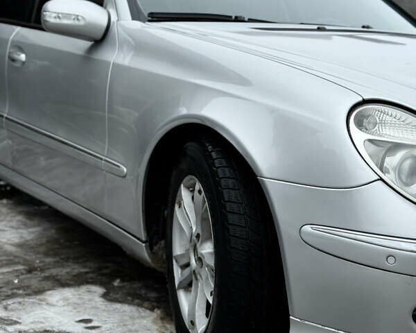 Серый Мерседес Е-Класс, объемом двигателя 3.2 л и пробегом 455 тыс. км за 6100 $, фото 1 на Automoto.ua