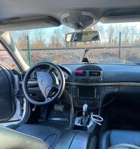 Серый Мерседес Е-Класс, объемом двигателя 3.22 л и пробегом 437 тыс. км за 7500 $, фото 7 на Automoto.ua