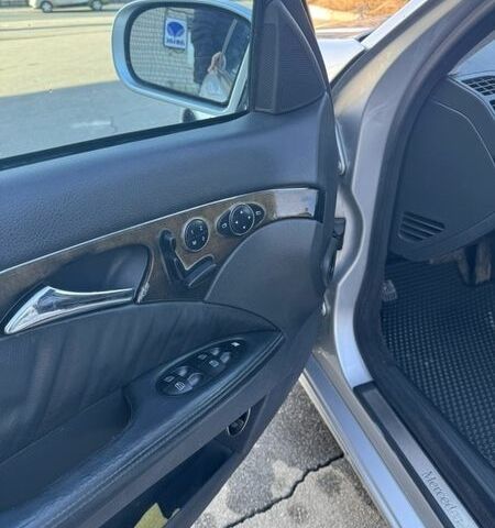 Сірий Мерседес Е-Клас, об'ємом двигуна 2.6 л та пробігом 328 тис. км за 4999 $, фото 16 на Automoto.ua