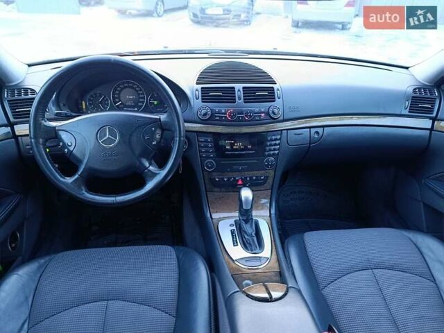 Серый Мерседес Е-Класс, объемом двигателя 3.2 л и пробегом 350 тыс. км за 7900 $, фото 24 на Automoto.ua