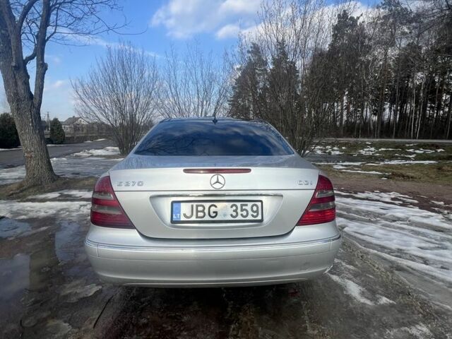 Серый Мерседес Е-Класс, объемом двигателя 2.7 л и пробегом 330 тыс. км за 3450 $, фото 13 на Automoto.ua