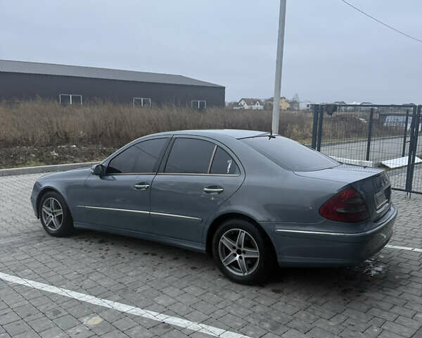 Серый Мерседес Е-Класс, объемом двигателя 3.2 л и пробегом 348 тыс. км за 6400 $, фото 6 на Automoto.ua