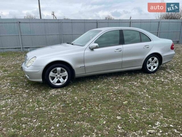 Серый Мерседес Е-Класс, объемом двигателя 2.6 л и пробегом 230 тыс. км за 3900 $, фото 14 на Automoto.ua