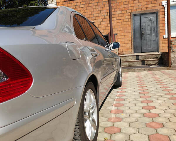 Серый Мерседес Е-Класс, объемом двигателя 2.8 л и пробегом 195 тыс. км за 7799 $, фото 4 на Automoto.ua