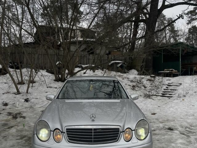 Серый Мерседес Е-Класс, объемом двигателя 2.1 л и пробегом 300 тыс. км за 5500 $, фото 1 на Automoto.ua