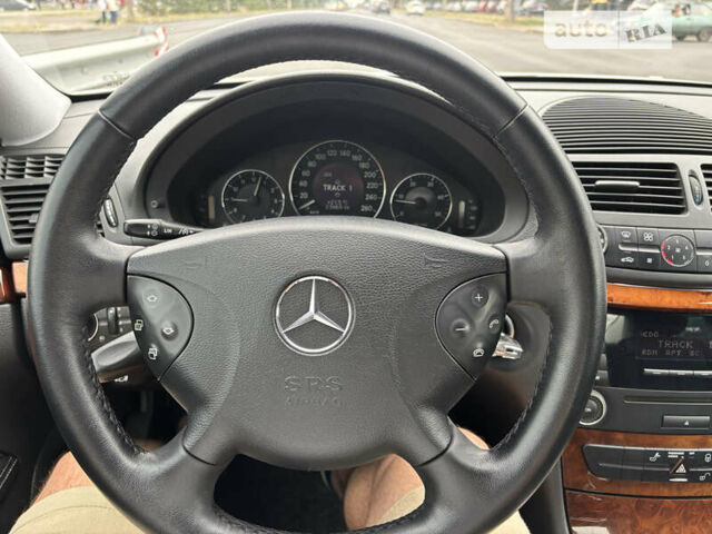 Сірий Мерседес Е-Клас, об'ємом двигуна 2.2 л та пробігом 361 тис. км за 7000 $, фото 23 на Automoto.ua