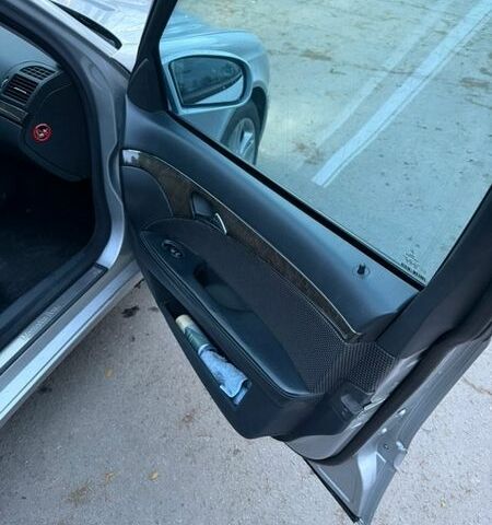 Серый Мерседес Е-Класс, объемом двигателя 2.6 л и пробегом 224 тыс. км за 7000 $, фото 13 на Automoto.ua