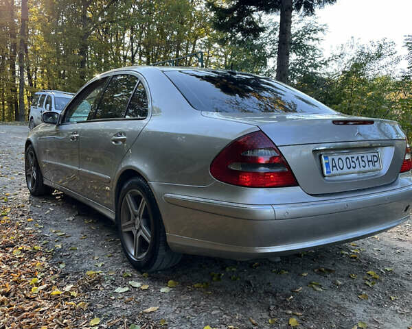 Мерседес Е-Класс 2003 в Черновцах на Automoto.ua Серый Мерседес Е-Класс, объемом двигателя 3.2 л и пробегом 400 тыс. км за 7000 $, фото 5 на Automoto.ua
