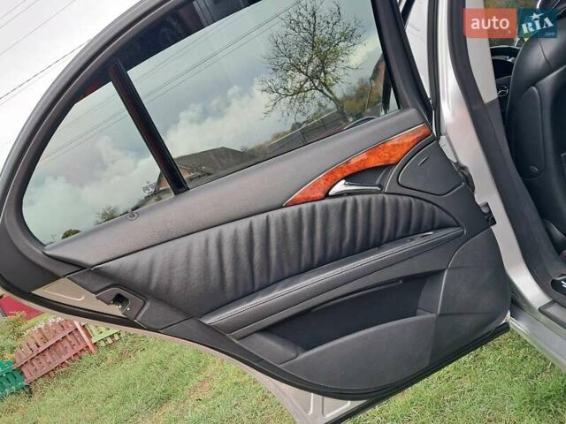 Мерседес Е-Класс 2003 в Лохвице на Automoto.ua Серый Мерседес Е-Класс, объемом двигателя 2 л и пробегом 336 тыс. км за 7000 $, фото 8 на Automoto.ua