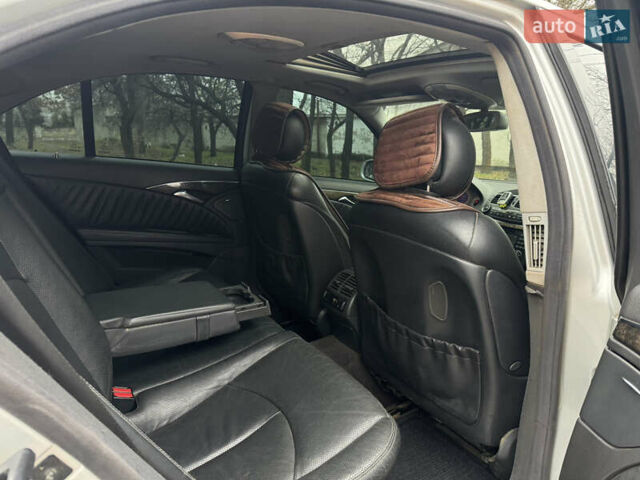 Серый Мерседес Е-Класс, объемом двигателя 3.22 л и пробегом 350 тыс. км за 5999 $, фото 18 на Automoto.ua