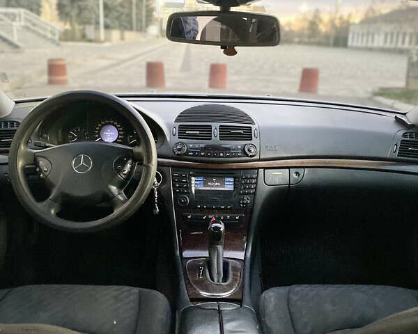 Сірий Мерседес Е-Клас, об'ємом двигуна 2.69 л та пробігом 300 тис. км за 5700 $, фото 9 на Automoto.ua