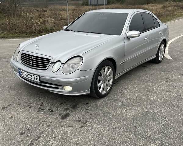 Серый Мерседес Е-Класс, объемом двигателя 3.2 л и пробегом 429 тыс. км за 6500 $, фото 7 на Automoto.ua