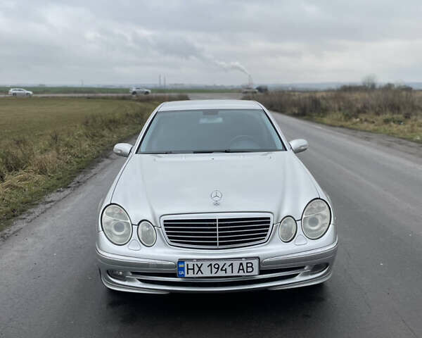 Сірий Мерседес Е-Клас, об'ємом двигуна 2.2 л та пробігом 265 тис. км за 5900 $, фото 27 на Automoto.ua