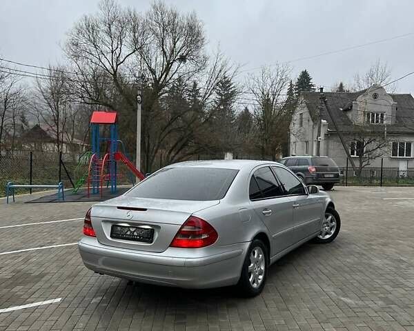 Сірий Мерседес Е-Клас, об'ємом двигуна 2.2 л та пробігом 320 тис. км за 5200 $, фото 4 на Automoto.ua