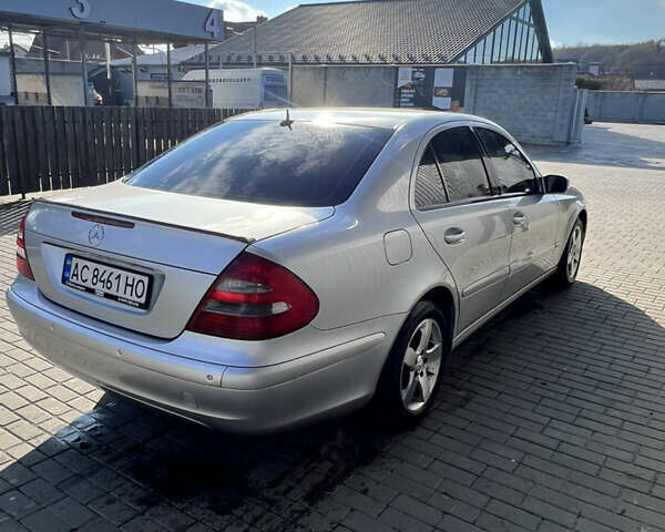 Сірий Мерседес Е-Клас, об'ємом двигуна 2.2 л та пробігом 367 тис. км за 5800 $, фото 6 на Automoto.ua